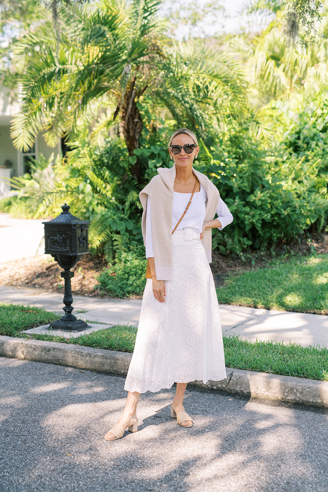 neutral outfit, classic summer wardrobe, classic capsule wardrobe for summer, timeless summer wardrobe, summer basics