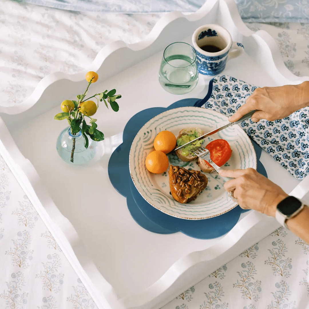 how to help a new mom, helpful tips for new moms, helping a new mom friend, helpful gifts for a new mom